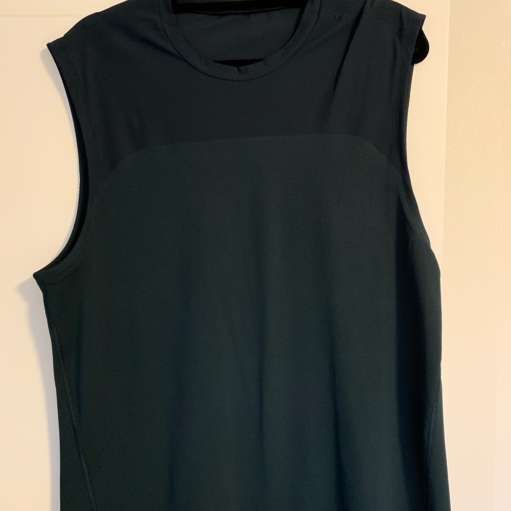 Lululemon sleeveless L